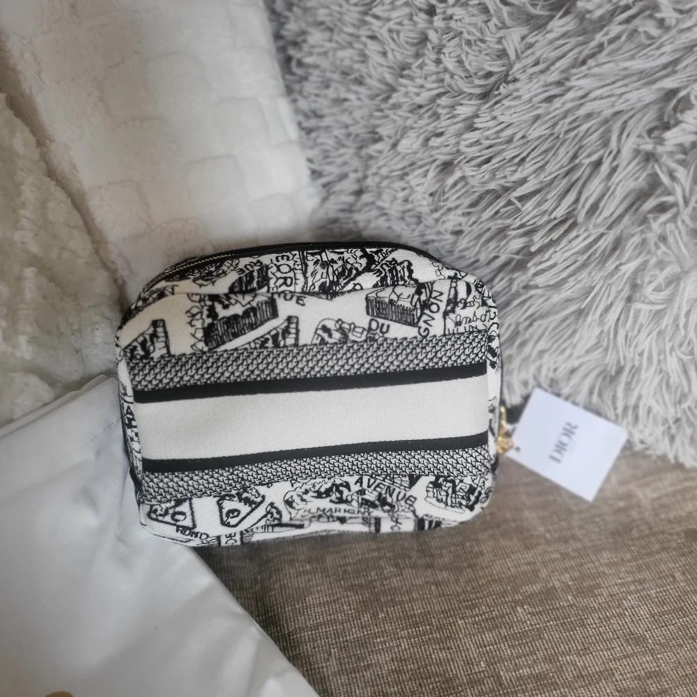 Christian Dior Pouch Bag, Brand new w/sticker !!!! - Picture 2 of 7